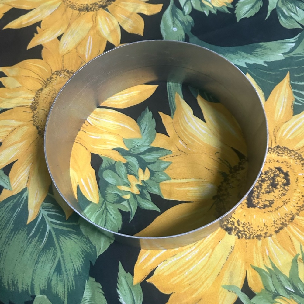 Round Metal Cake Ring - Silver Tone